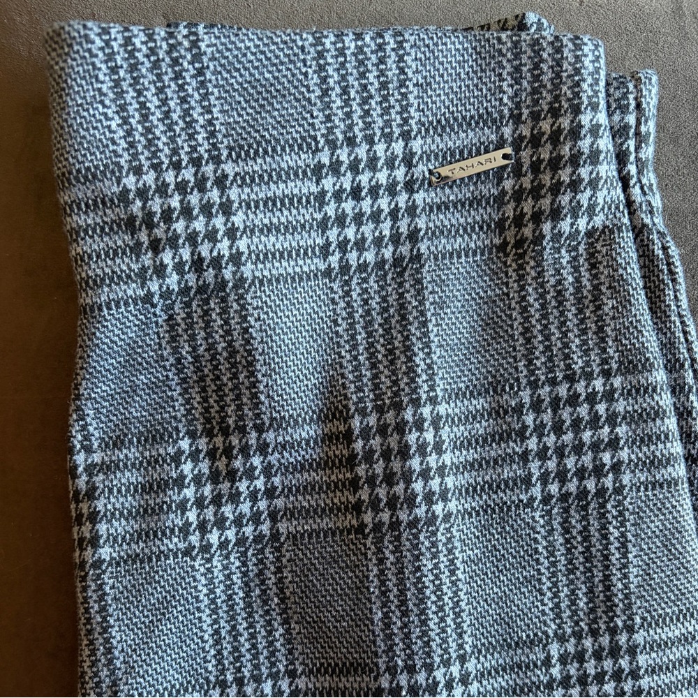 Tahari Black and Gray Plaid knitted Trousers with front Pleat
